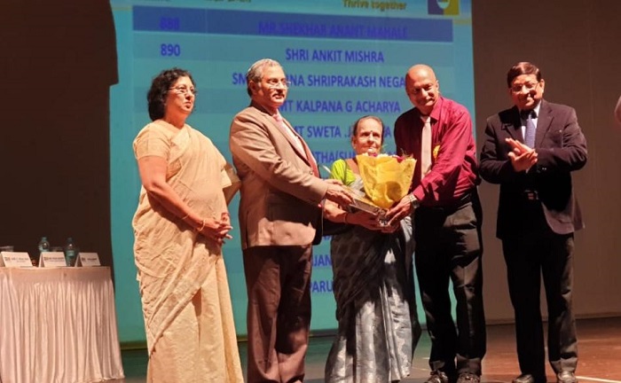 Mr Shekhar A Mahale being Honoured at the hands of Respected Zonal Mgr Western Zone Mr Vikas Rao, SDM Dr. Tanuja Kumar,  MM Mr V Chaudhary, in the presence of his Mother Mrs Sheela Anant Mahale at Prabodhan Thackeray Auditorium on 26/9/2019